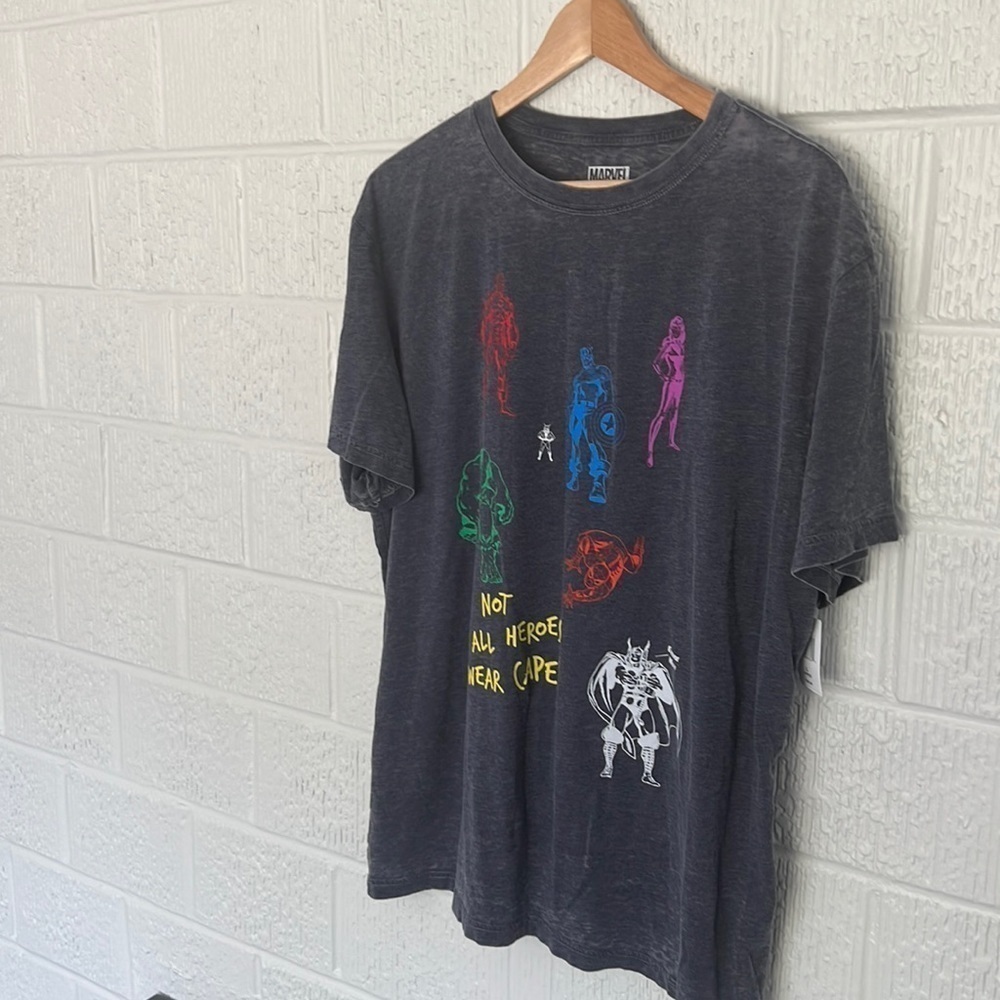 NWT Marvel Not All Heroes Wear Capes Tee - Size Large - Picture 3 of 10